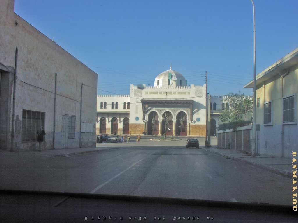 ORAN LA GARE ET LA RUE DE SIDI FERRUCH.JPG